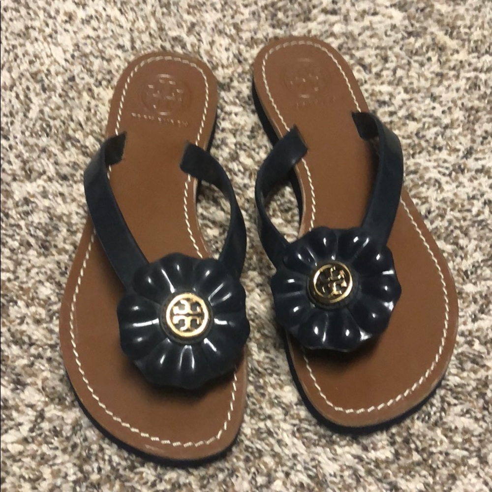 Tory Burch Size 8 Navy floral leather flip flops